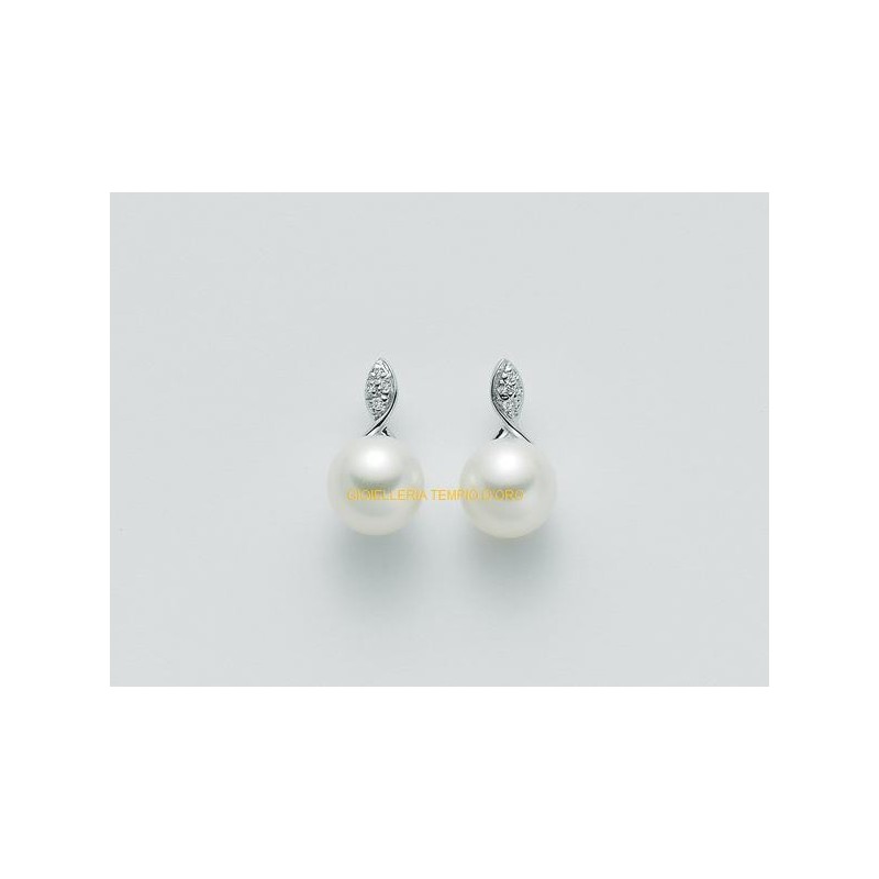 GLI ORECCHINI PERLE PER1336Y
